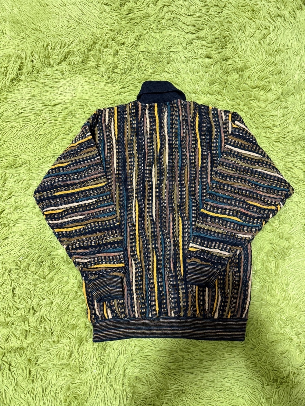 Vintage Tundra Canada 3D Coogi Style Henley Sweater Size Medium!!!! - Picture 2 of 5